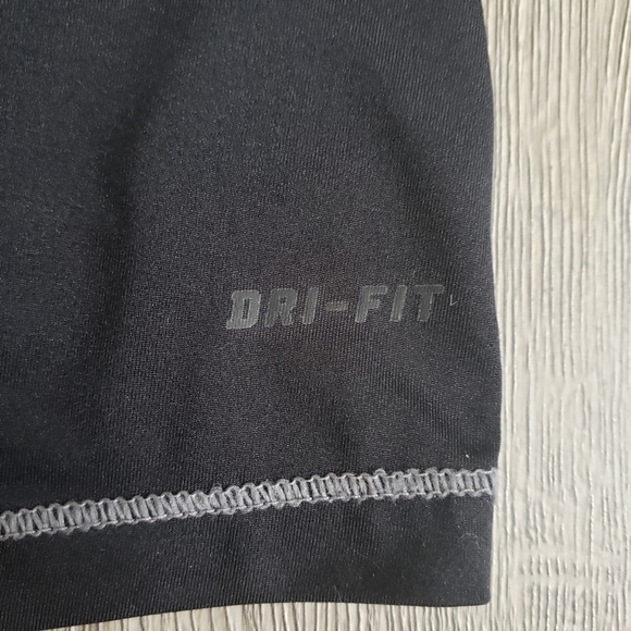 ⭐️3/$25⭐️ Nike Tank Top - Picture 6 of 10